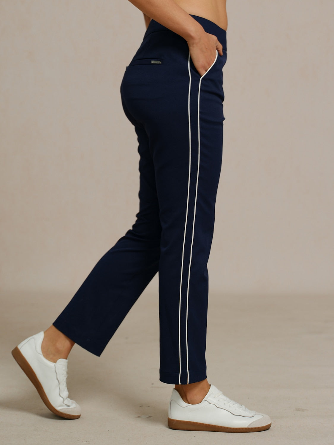 Eagle 28 Inch Performance Stretch Trimmed Ankle Pants