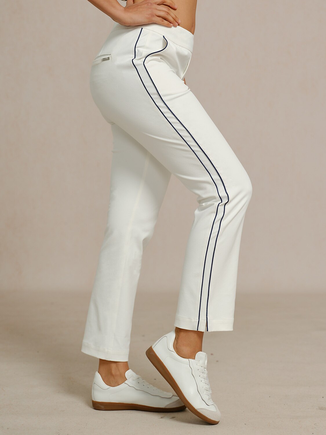 Eagle 28 Inch Performance Stretch Trimmed Ankle Pants