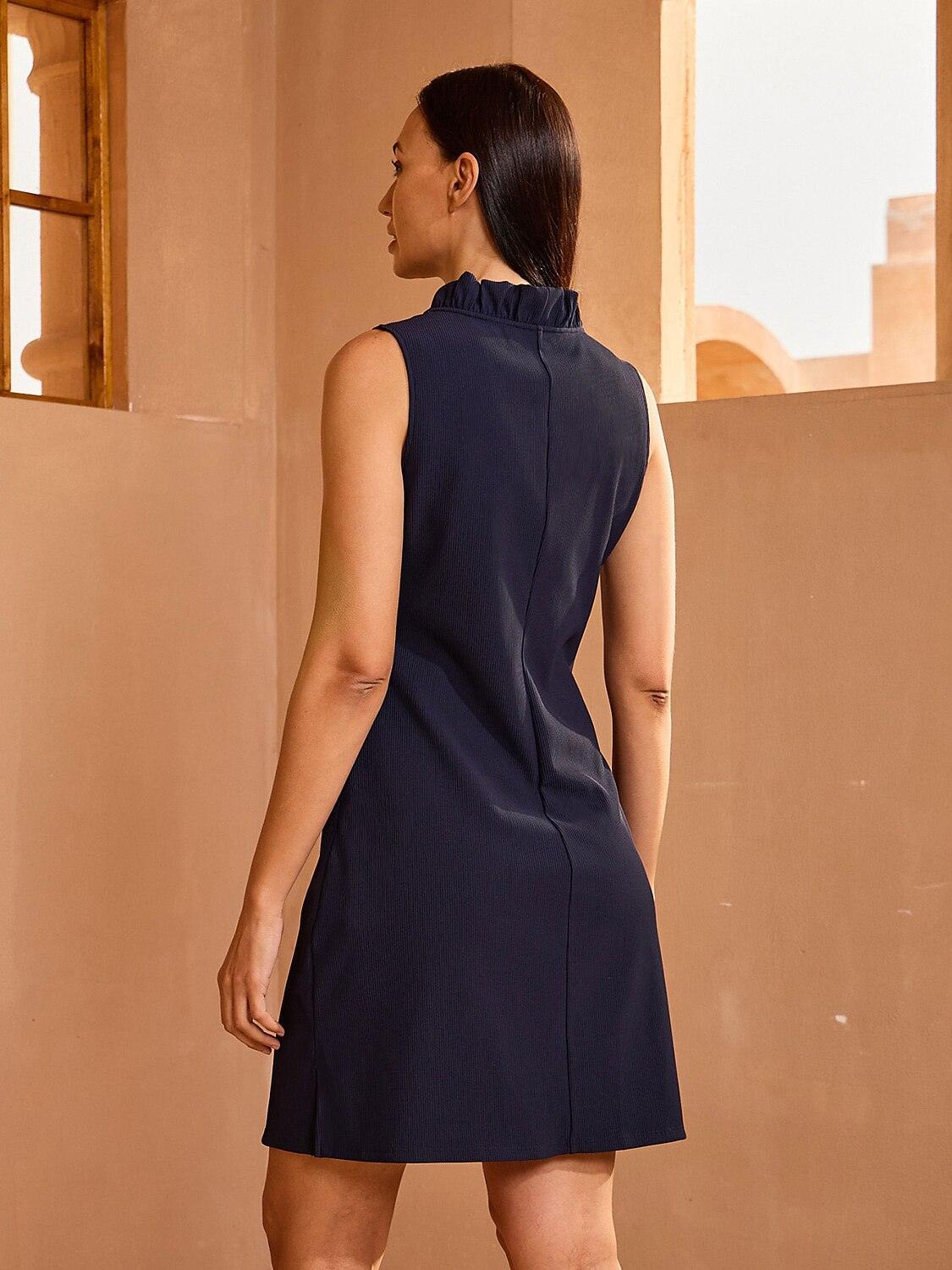 Essentials Damen Swing-Kleid - Kurzärmlig Mit U-Ausschnitt In Übergrößen